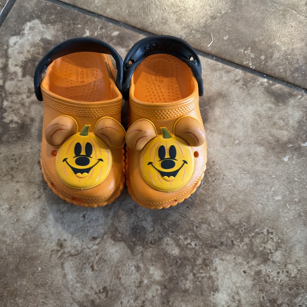 Crocs Disney Mickey Mouse Halloween Pumpkin Slip On Shoes Boys Girls 9/C9 VGC